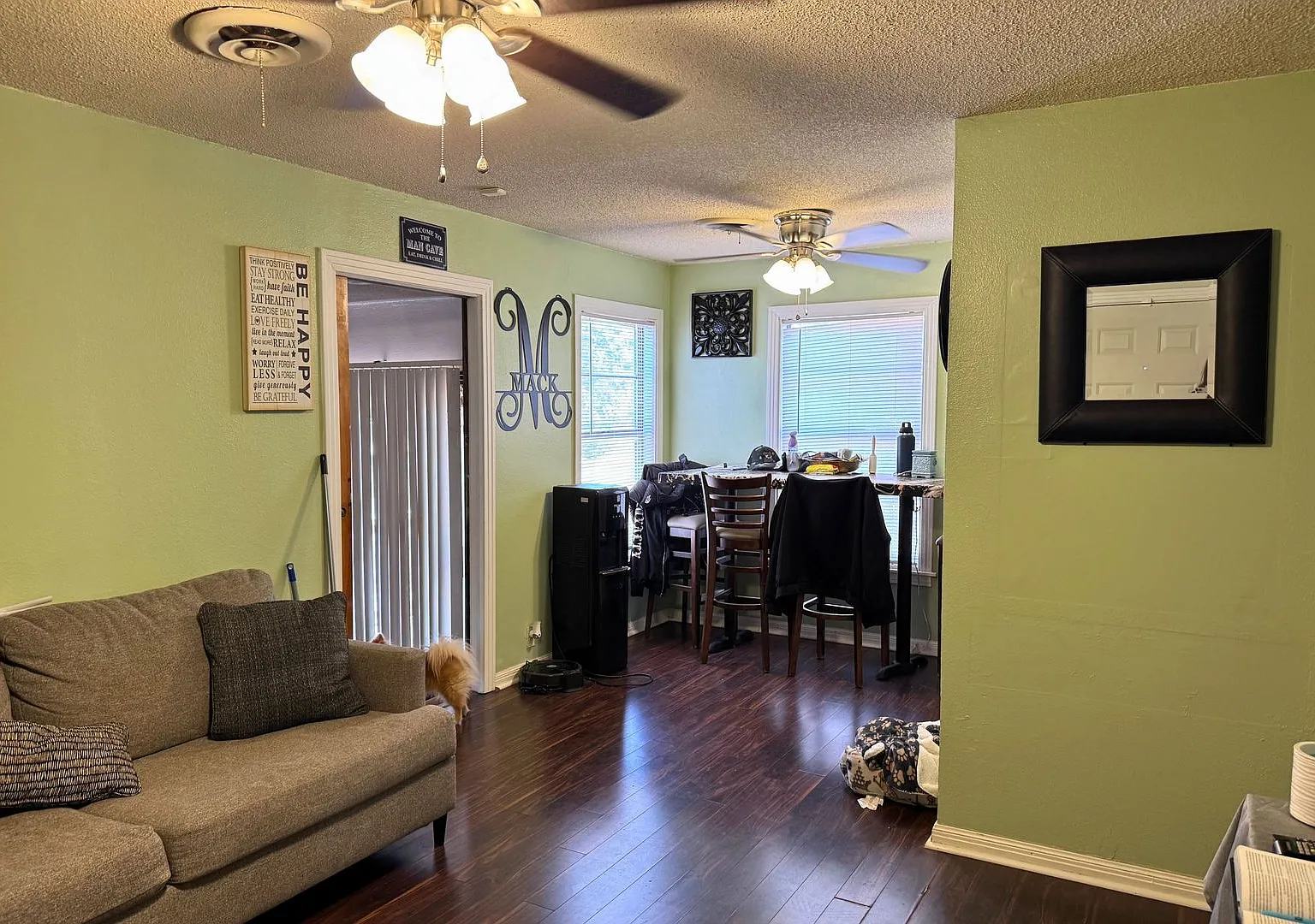 2 Bed 1 Bath With Character In Ray Massie! — Photo 4