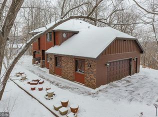 11 High Circle Way, North Oaks, MN 55127