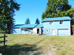 8753 N Chippewa Rd, Coleman, MI 48618