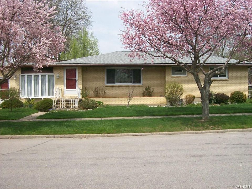 1st image of 152 Burnside Dr