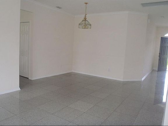 3rd image of 10178 Cypress Trail Dr