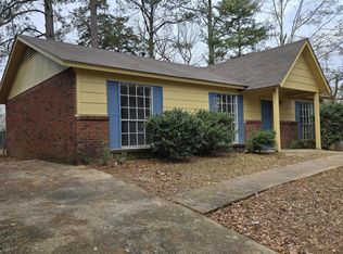 38 Cedar Pl, Jackson, MS 39212