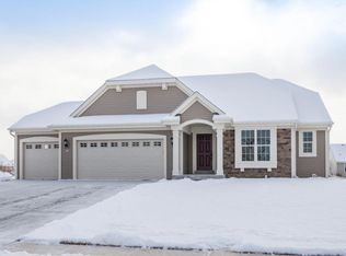 639 Westlawn Ave, Mukwonago, WI 53149