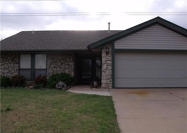 2nd image of 7 N Rockypoint Dr