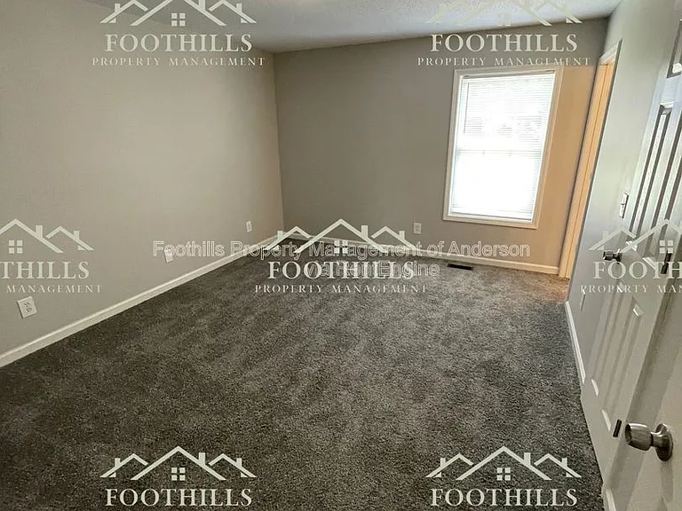 103 Ashton Ln — Photo 5