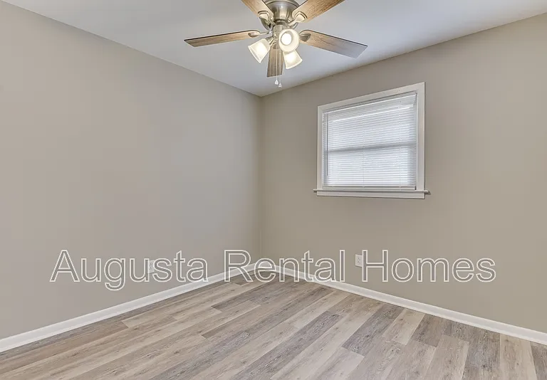 3330 Young Forest Dr — Photo 24