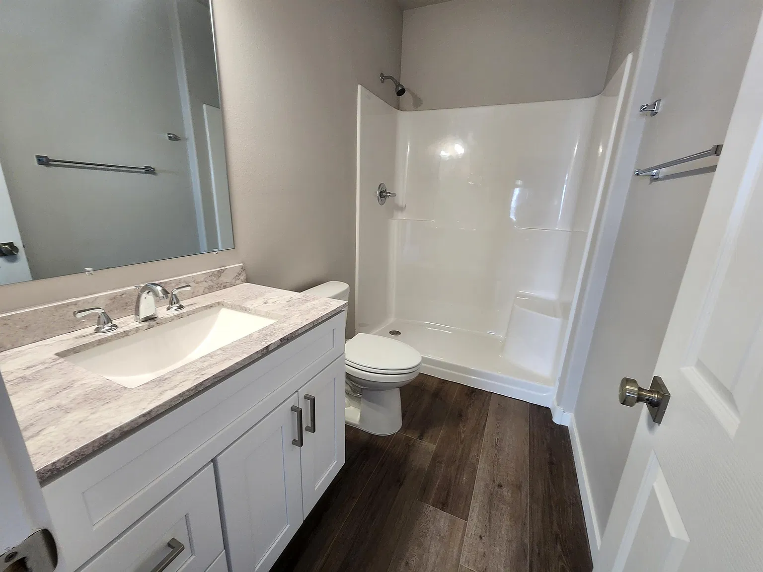 2634 Hennessy Dr. - B — Photo 3