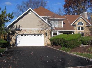 80 Sturbridge Cir, Wayne, NJ 07470