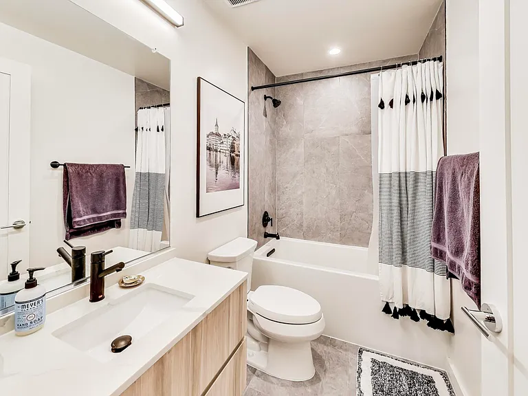 2216 40th Pl NW #2 — Photo 4