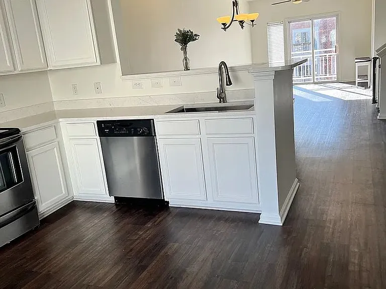 519 Donatello Ave — Photo 8