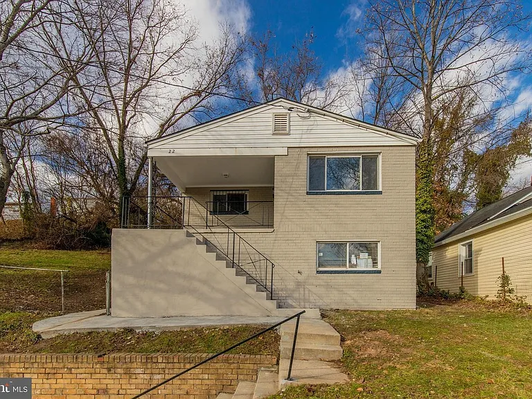22 Chamber Ave — Photo 23