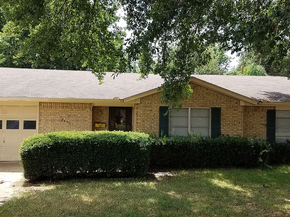 1st image of 2490 Briarwood Dr