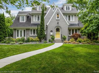 1174 Kensington Ave, Grosse Pointe Park, MI 48230