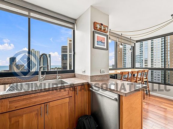5th image of 876 Curtis St APT 3006