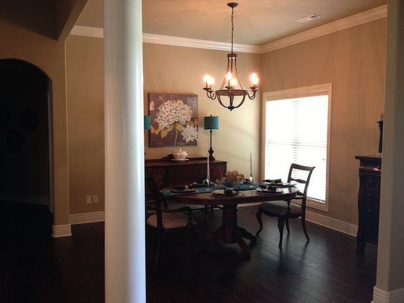3rd image of 3916 N Castle Rock Dr