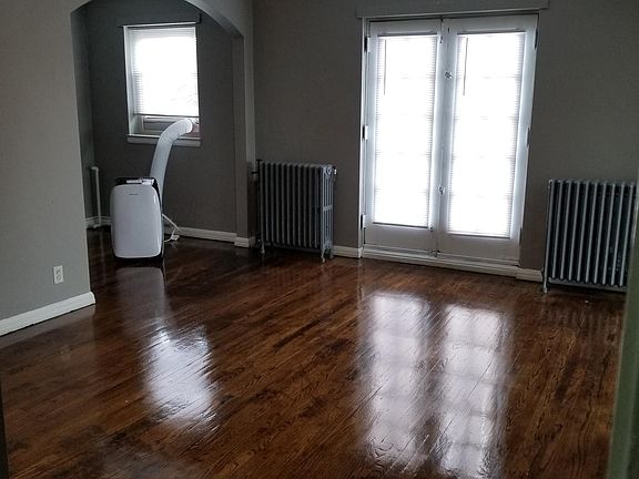 2nd image of 522 W Adams St APT 306