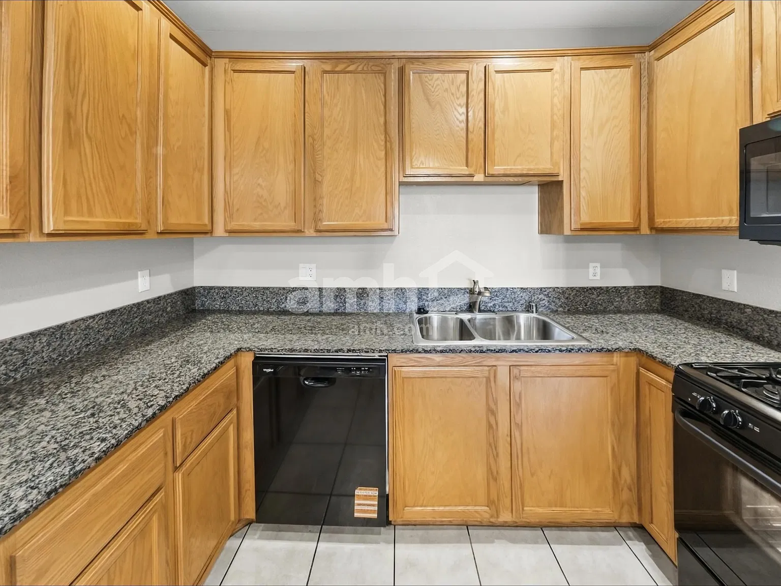 3 bed, 2.5 bath, 1539 sqft, $1,950 — Photo 4