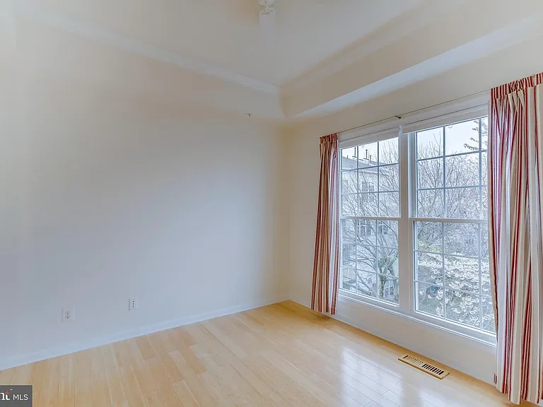 7046 Falls Reach Dr #304 — Photo 25
