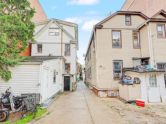 3rd image of 3723 111TH Street