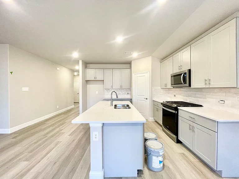 1203 Mahogany Dr — Photo 13