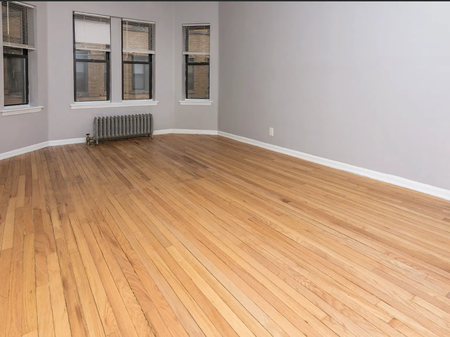 3 bed, 1250 sqft, $2,249 — Photo 4