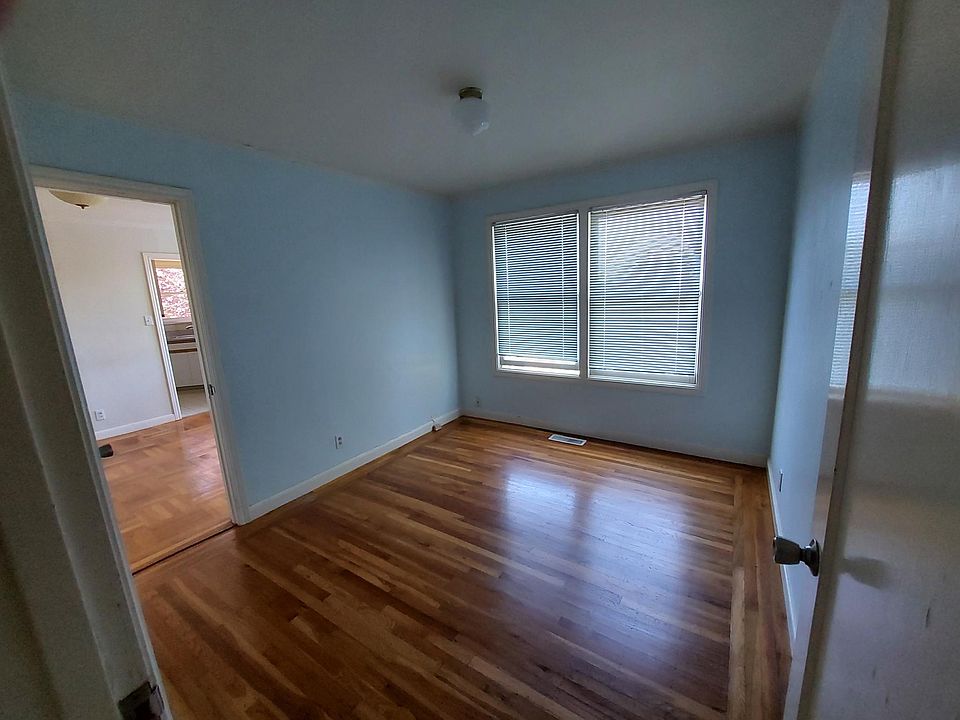 1st image of 274 W 40th Ave