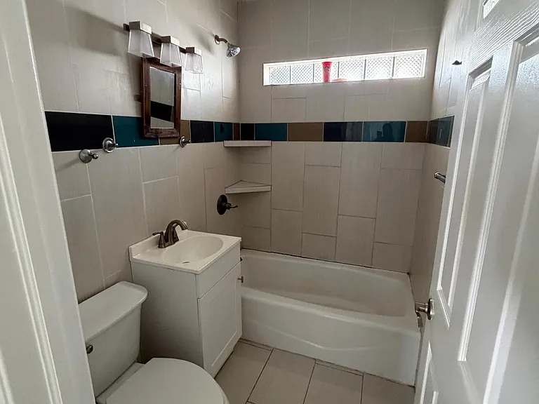 20 Laurel Rd E — Photo 12