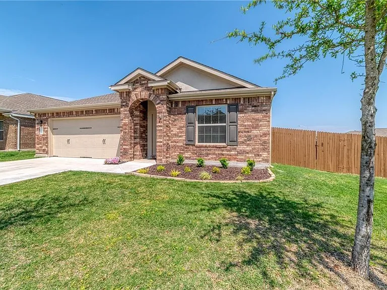 2100 Littleton Dr — Photo 3