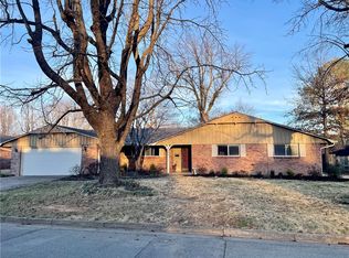 110 Rogers Circle Dr, Springdale, AR 72764