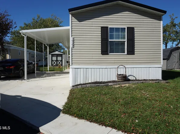 1922 Camden Dr, Findlay, OH 45840