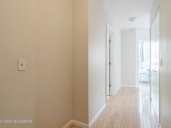 4th image of 600 N Dearborn St APT 605