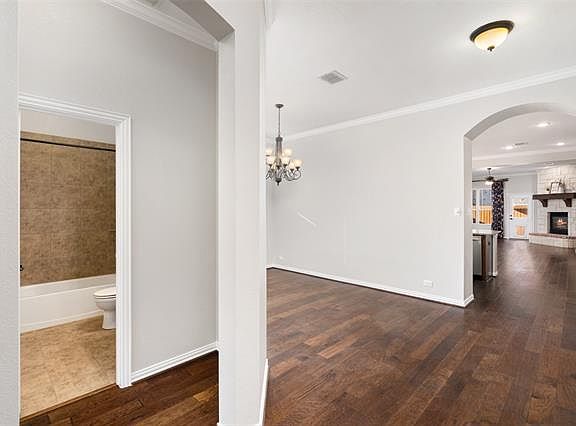 5th image of 415 Plumwood Way