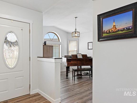 3rd image of 2788 Sagebrush Dr