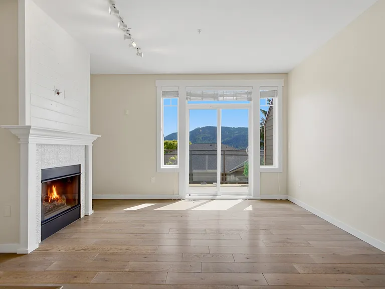 23300 SE Black Nugget Rd #H4 — Photo 4