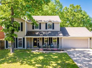 6 Blue Mountain Dr, Maumelle, AR 72113