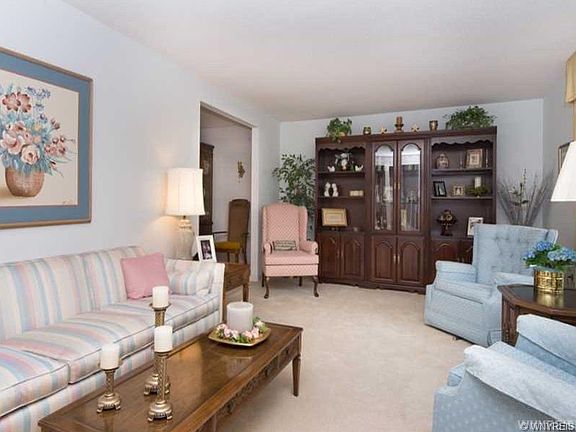 2nd image of 9 Butternut Cir