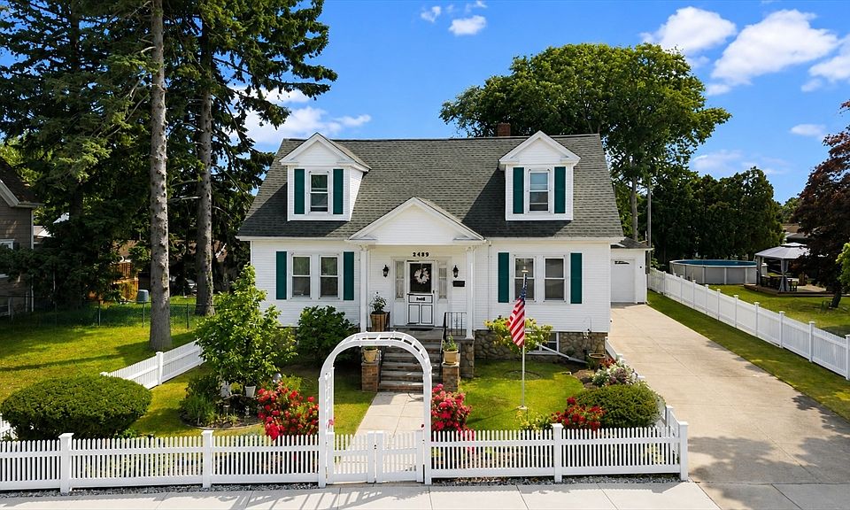 1st image of 2422 Acushnet Ave