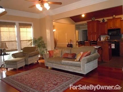 4th image of 115 River Birch Dr