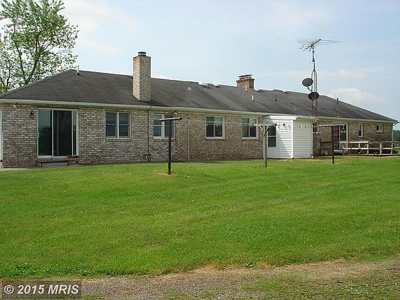Exterior (Rear)
