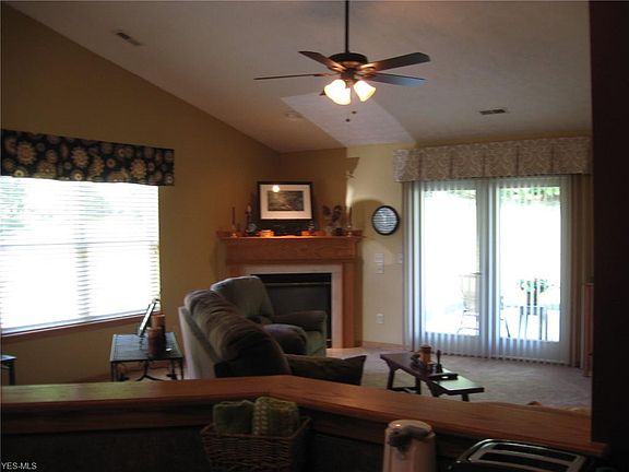 4th image of 3872 Edinburgh Dr