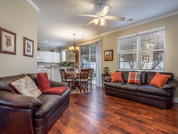 4th image of 1208 W Oaks Way
