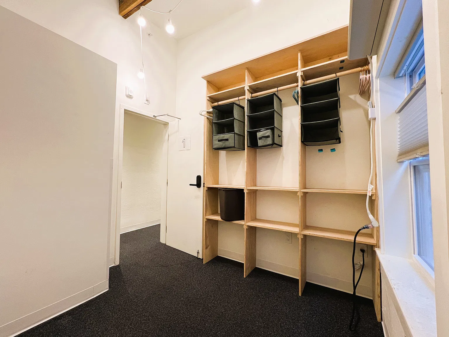 6 bed, $900 — Photo 3
