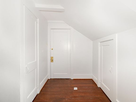 4th image of 25 W Pomfret St #20