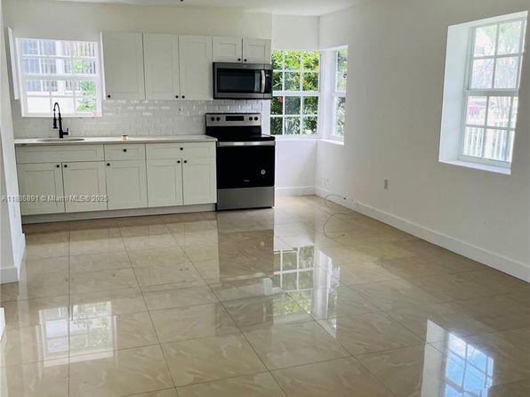 1935 Marseille Dr APT 3