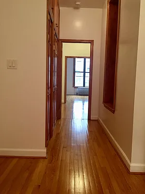 Rented by Warren T Real Estate Corp. | media 15