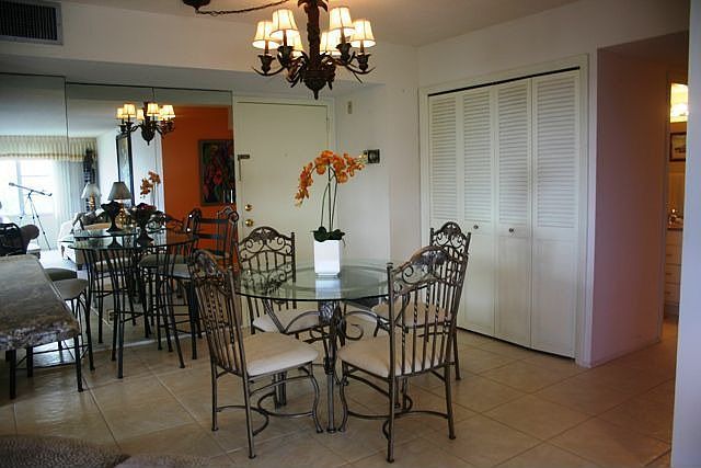 Open & Airy Floor Plan