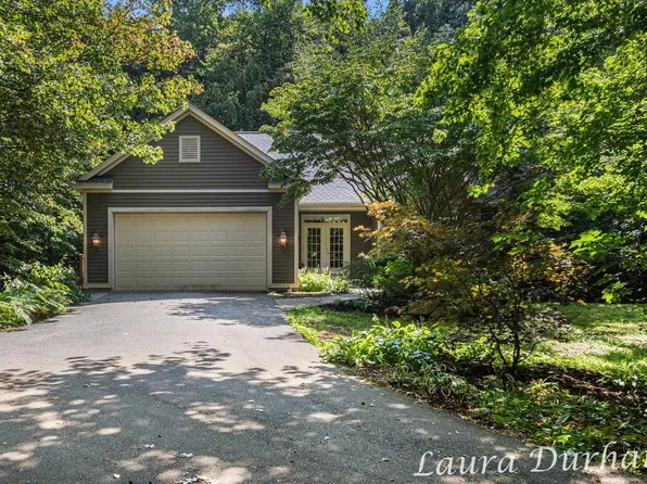 2687 Deep Forest Way, Fennville, MI 49408