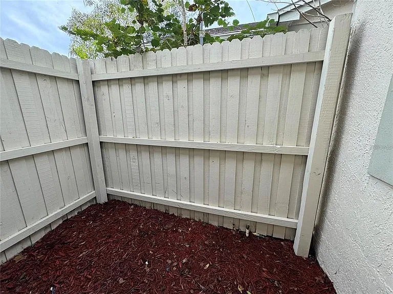 763 Olympic Cir — Photo 4
