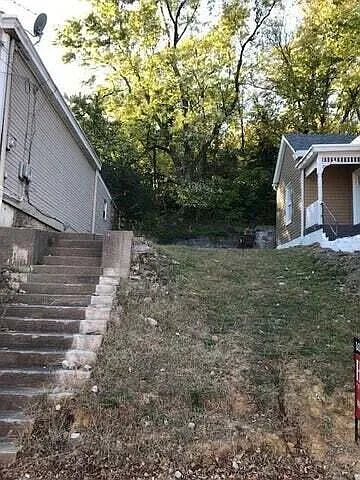 817 Crescent Ave photo 1