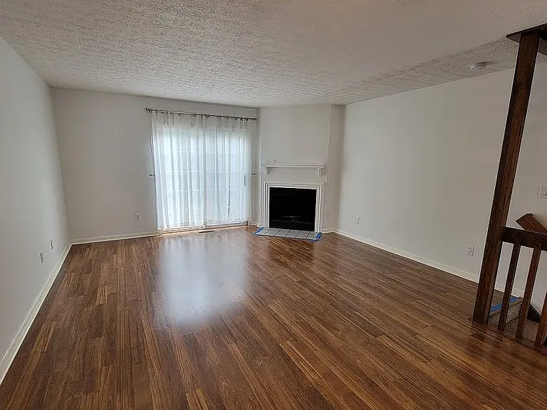 232 Macandrews Way — Photo 3
